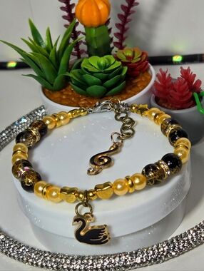 Elegant Black & Gold Swan Charm Bracelet - Women Jewelry